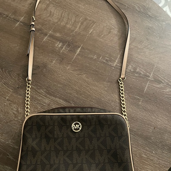 Michael Kors Jet Set Logo Crossbody - Picture 7 of 7